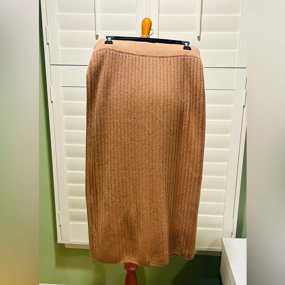 C by Bloomingdale’s Pull-on Midi Cashmere skirt size Lg